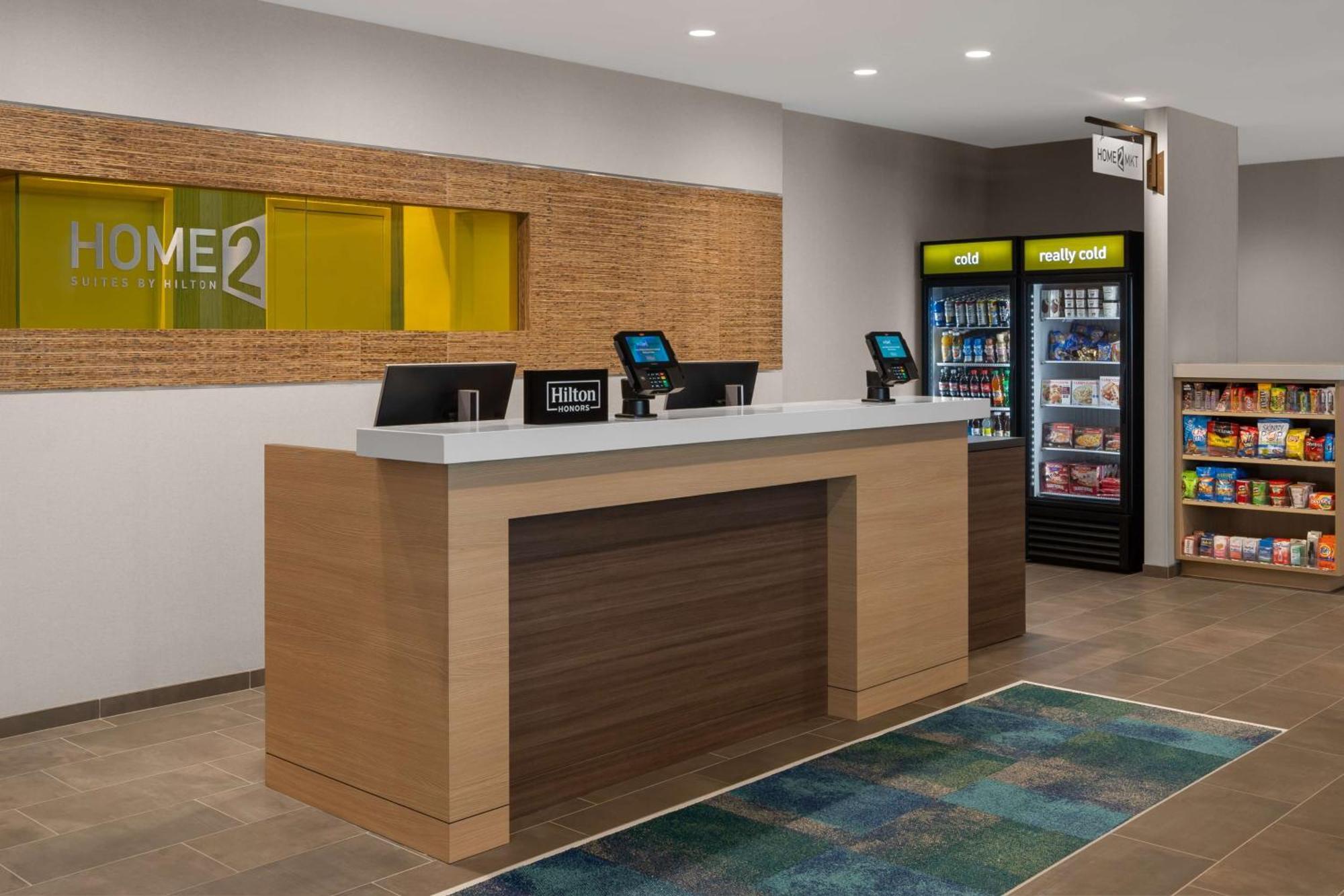 Home2 Suites By Hilton Des Moines At Drake University Exteriör bild