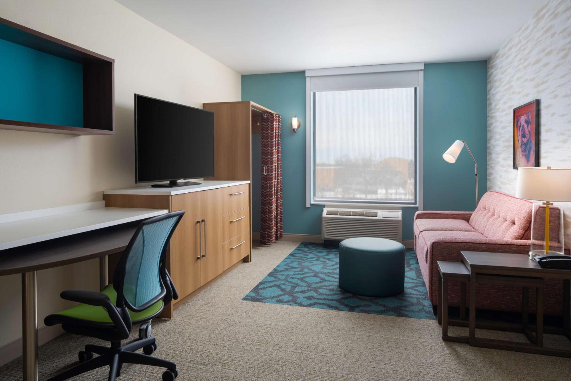 Home2 Suites By Hilton Des Moines At Drake University Exteriör bild