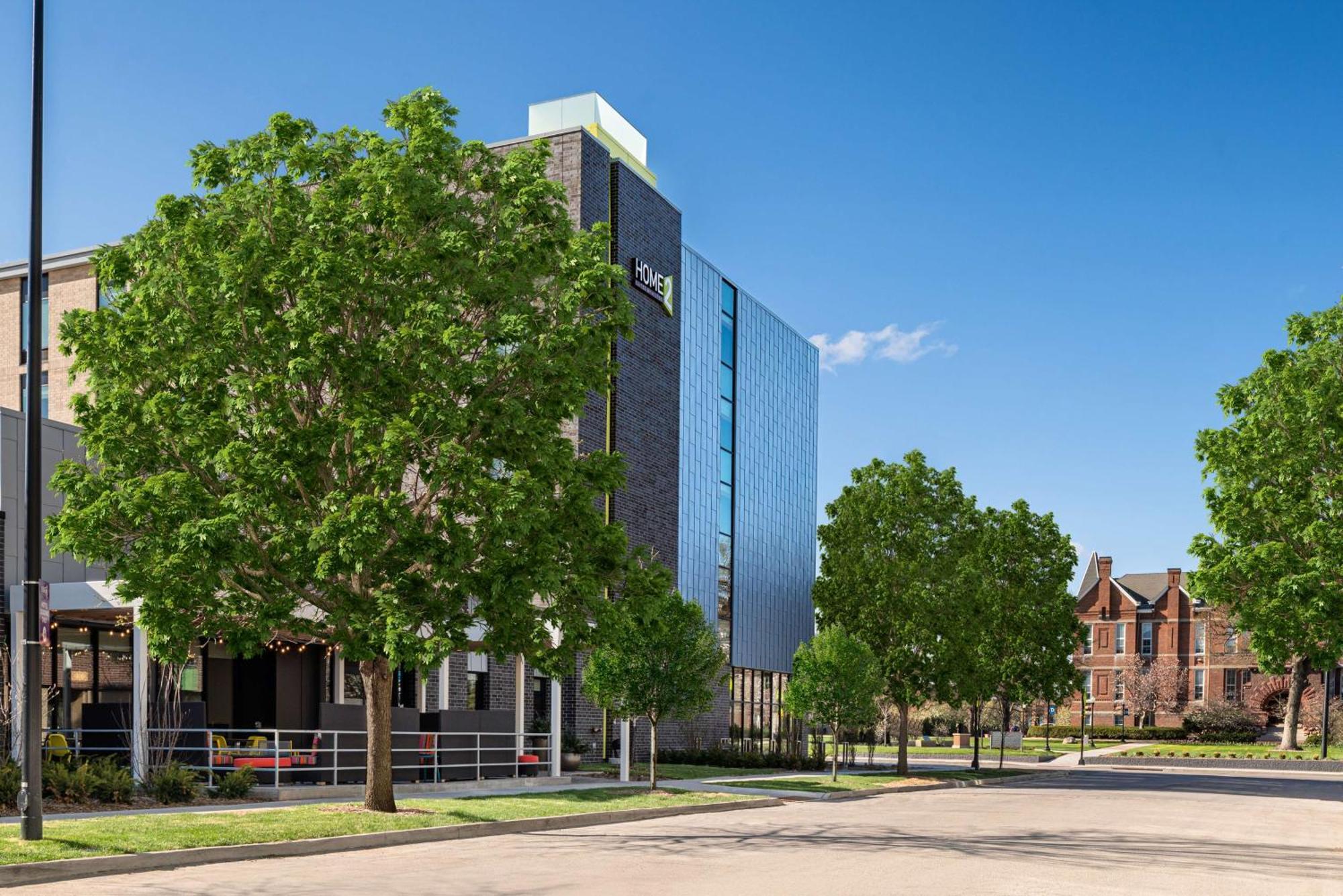 Home2 Suites By Hilton Des Moines At Drake University Exteriör bild